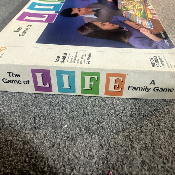 The Game of Life Family Board Game - 1991 Edition - Picture 2 of 6